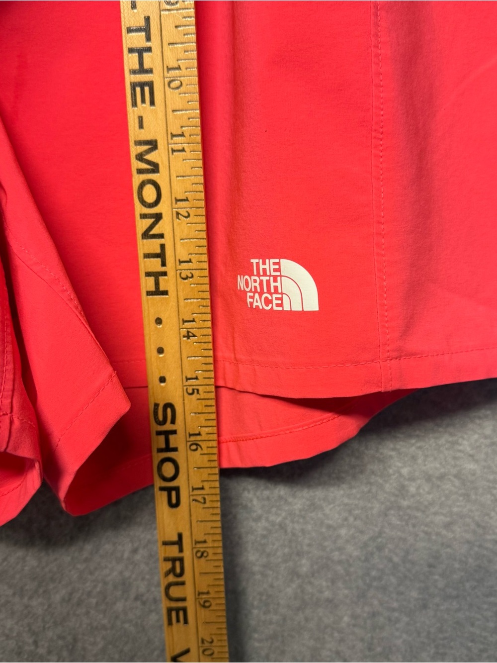 The North Face Women's Red Woven Polyester Athletic Shorts Pockets 3" Inseam SzM - Picture 5 of 11